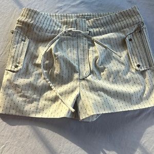 Chelsea and walker Ivory speckle twill shorts